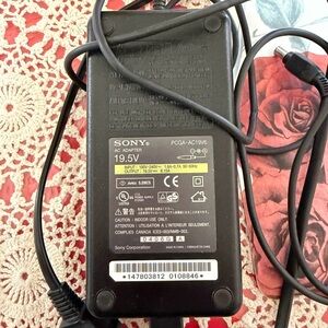 Sony Black AC Adapter 19.5V PCGA-AC19V6